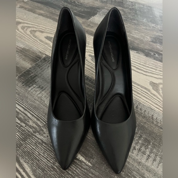 Antonio Melani - Kara Pointed Toe Leather Pumps - Picture 7 of 7
